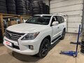 2014 Lexus LX 570 III Рестайлинг, белый, 3700000 рублей - вид 8