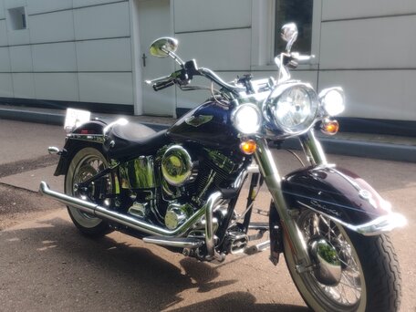 2005 Harley-Davidson Softail Deluxe, красный, 985000 рублей, вид 2