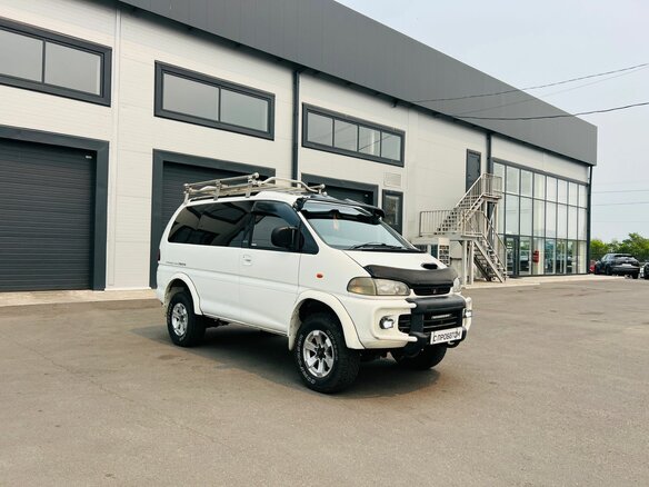 1991 Mitsubishi Delica III, белый, 979000 рублей - вид 8