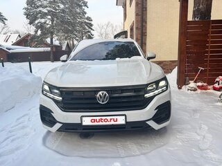 2019 Volkswagen Touareg III, белый, 5800000 рублей, вид 1