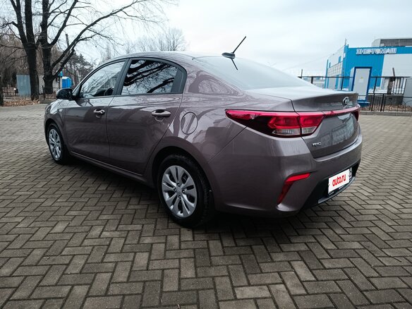 2020 Kia Rio IV, коричневый, 1345000 рублей - вид 6