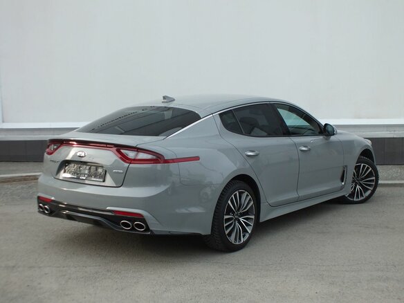 2018 Kia Stinger I, серый - вид 2