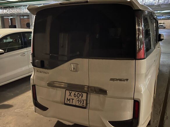 2018 Honda Stepwgn Spada V Рестайлинг, белый, 2298000 рублей - вид 4
