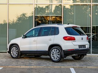2013 Volkswagen Tiguan I Рестайлинг, белый, 1325000 рублей, вид 4