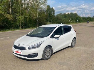 2018 Kia Ceed II Рестайлинг, белый, 1500000 рублей, вид 1