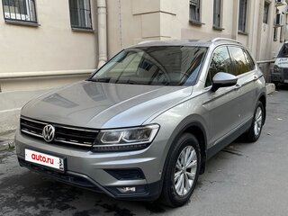 2017 Volkswagen Tiguan II, серебристый, 2480000 рублей, вид 3