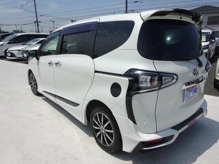 2022 Toyota Sienta II Рестайлинг, белый, 990017 рублей, вид 4