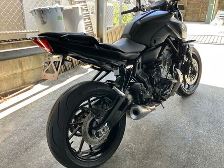 2021 Yamaha MT-07 (FZ-07), чёрный, 817000 рублей, вид 4