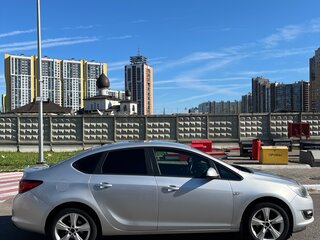 2012 Opel Astra J Рестайлинг, серебристый, 700000 рублей, вид 4
