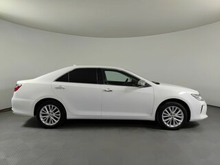2014 Toyota Camry VII (XV50) Рестайлинг, белый, 2370000 рублей, вид 4
