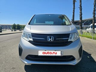 2017 Honda Stepwgn V Рестайлинг, серый, 1840000 рублей, вид 4