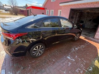 2017 Hyundai Solaris II, чёрный, 1450000 рублей, вид 5
