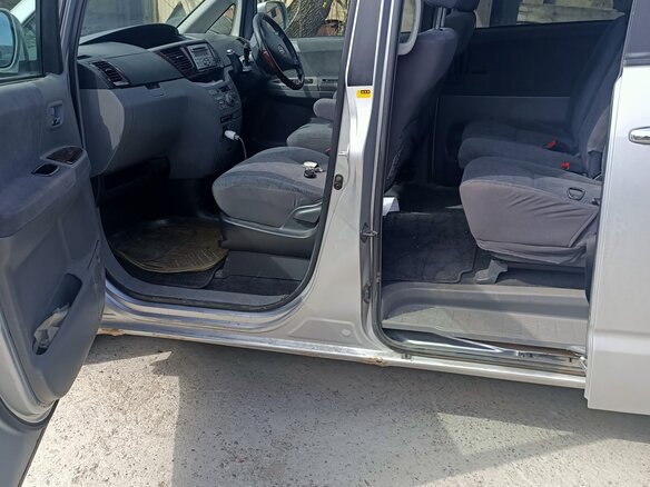2007 Toyota Noah I (R60), серый, 980000 рублей - вид 8