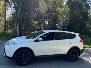 2014 Toyota RAV4 IV (XA40), белый, 1895000 рублей, вид 3