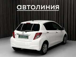 2012 Toyota Vitz III (XP130), белый, 679000 рублей, вид 3