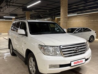2011 Toyota Land Cruiser 200 Series, белый, 3450000 рублей, вид 3