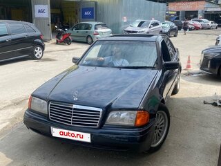 1997 Mercedes-Benz C-Класс 180 I (W202) Рестайлинг, чёрный, 350000 рублей, вид 4
