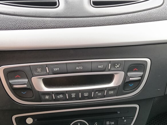 2012 Renault Fluence I, чёрный, 580000 рублей - вид 10