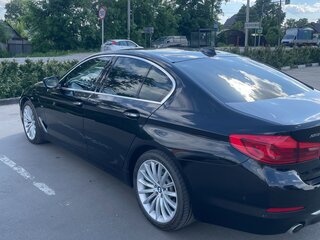 2017 BMW 5 серии 530i xDrive VII (G30/G31/G38), чёрный, 2950000 рублей, вид 3