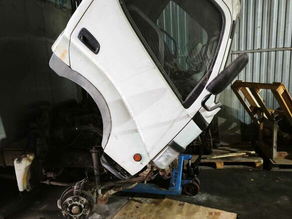 2002 Toyota Dyna, белый, 1000000 рублей - вид 8