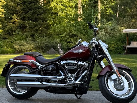 2024 Harley-Davidson Fat Boy, коричневый, 3050000 рублей, вид 1