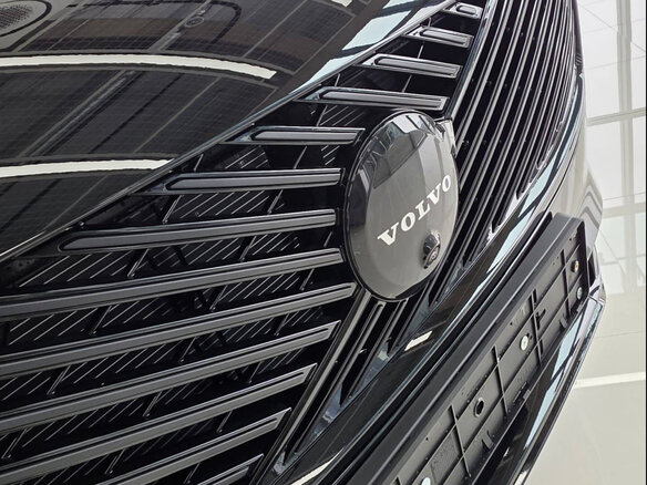 2026 Volvo XC90 B6 II Рестайлинг 2, чёрный, 9490000 рублей - вид 5