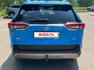 2020 Toyota RAV4 V (XA50), голубой, 2900000 рублей, вид 4