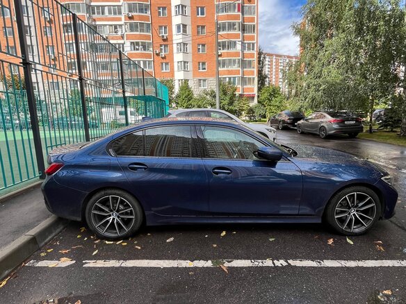 2021 BMW 3 серии 320i VII (G2x), синий, 3900000 рублей - вид 5