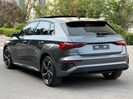 2023 Audi A3 Sportback 35 TFSI IV (8Y), серый, 1920000 рублей, вид 4