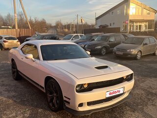 2017 Dodge Challenger III Рестайлинг 2, белый, 3000000 рублей, вид 5