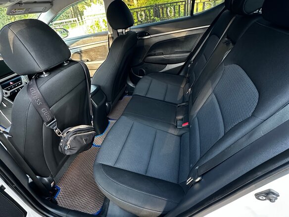 2016 Hyundai Elantra VI (AD), белый, 980000 рублей - вид 12