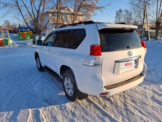 2012 Toyota Land Cruiser Prado 150 Series, белый, 3000000 рублей, вид 3