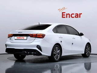 2023 Kia K3 II Рестайлинг, белый, 1700000 рублей, вид 3