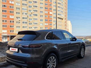 2020 Porsche Cayenne E-Hybrid Coupé III, серый, 6799999 рублей, вид 4