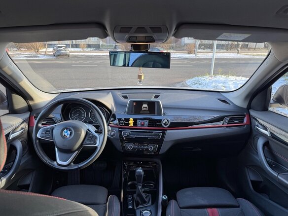 2017 BMW X1 20i xDrive II (F48), белый, 2400000 рублей - вид 8