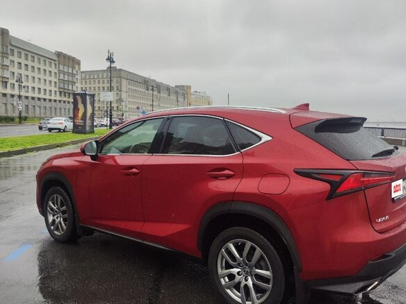 2019 Lexus NX 300 I Рестайлинг, красный, 3499000 рублей - вид 5
