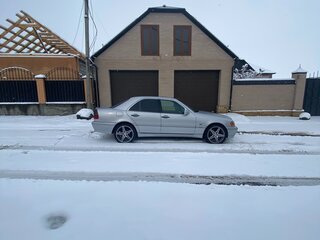 1999 Mercedes-Benz C-Класс 180 I (W202) Рестайлинг, серебристый, 685000 рублей, вид 5