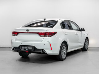 2021 Kia Rio IV Рестайлинг, белый, 1690000 рублей, вид 5