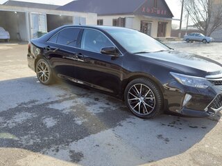 2016 Toyota Camry VII (XV50) Рестайлинг, чёрный, 1750000 рублей, вид 1