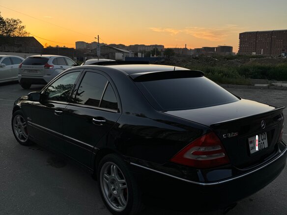 2001 Mercedes-Benz C-Класс AMG 32 AMG II (W203), чёрный, 950000 рублей - вид 4