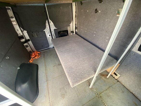 2010 Mercedes-Benz Sprinter, серебристый, 1650000 рублей - вид 16