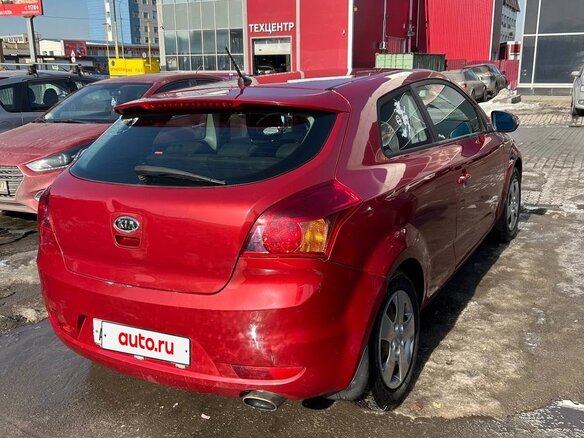 2010 Kia Ceed I, красный, 280000 рублей - вид 2