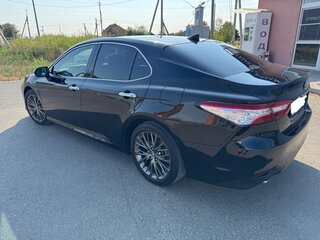 2018 Toyota Camry VIII (XV70), чёрный, 3190000 рублей, вид 3