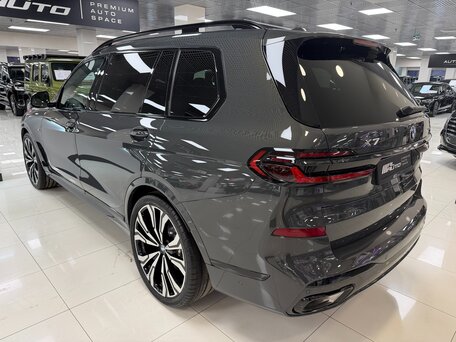 2026 BMW X7 40d I (G07) Рестайлинг, серый, 17999000 рублей, вид 5