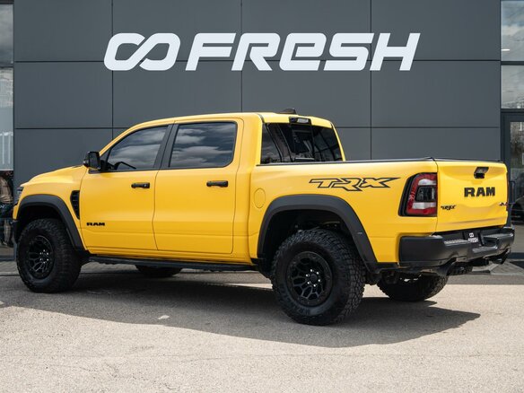 2023 Ram 1500 Crew Cab TRX V, жёлтый, 11920000 рублей - вид 1