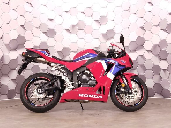 2021 Honda CBR 600RR, красный, 1329000 рублей - вид 2