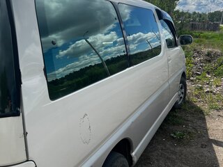 2001 Toyota Regius I Рестайлинг, белый, 700000 рублей, вид 3