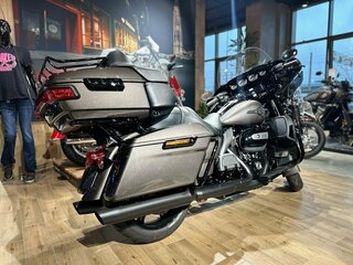 2023 Harley-Davidson Ultra Limited, серый, 3950000 рублей, вид 3