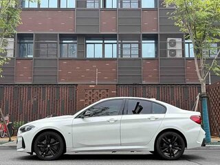 2023 BMW 1 серии 120i III (F52) Рестайлинг, белый, 1630000 рублей, вид 3