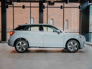 2026 Audi Q2 L 35 TFSI I Рестайлинг, серый, 3790000 рублей, вид 4